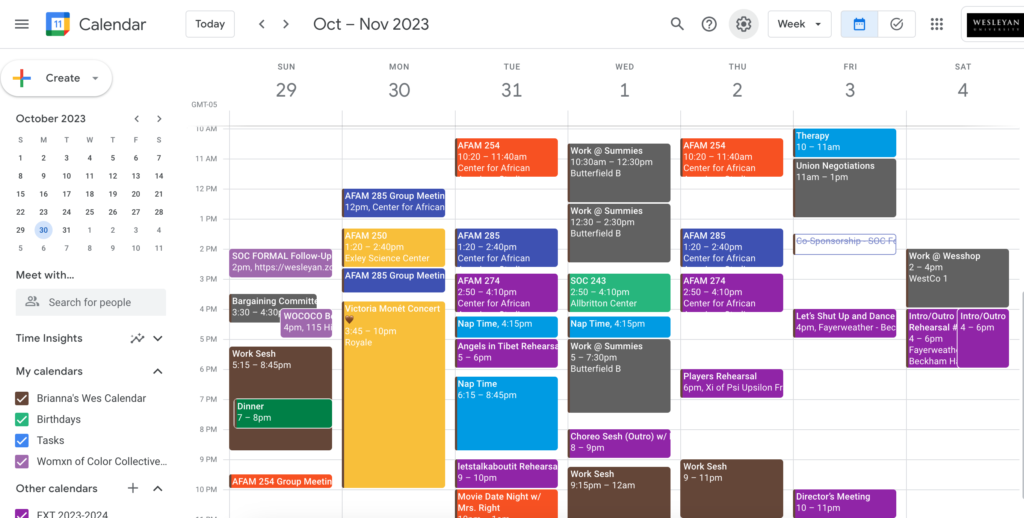 Bright colors on a weekly calendar display